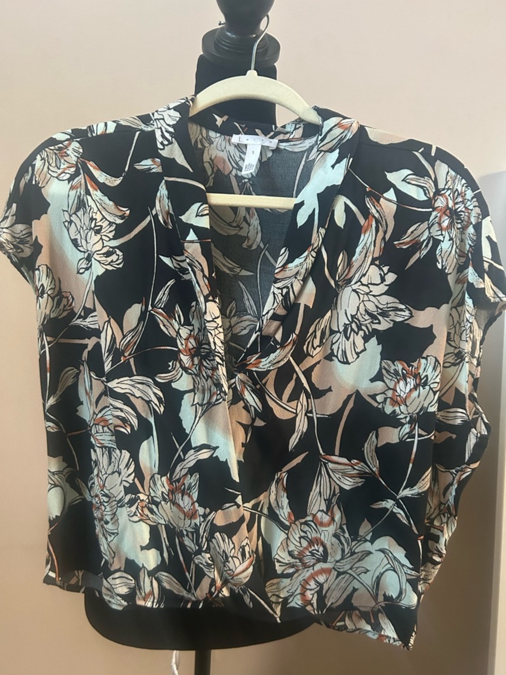 Leith Black Floral V-Neck Short Sleeve Blouse
